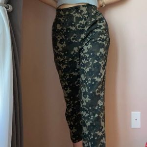 Anthropologie Flower Straight Leg Pant (SML)